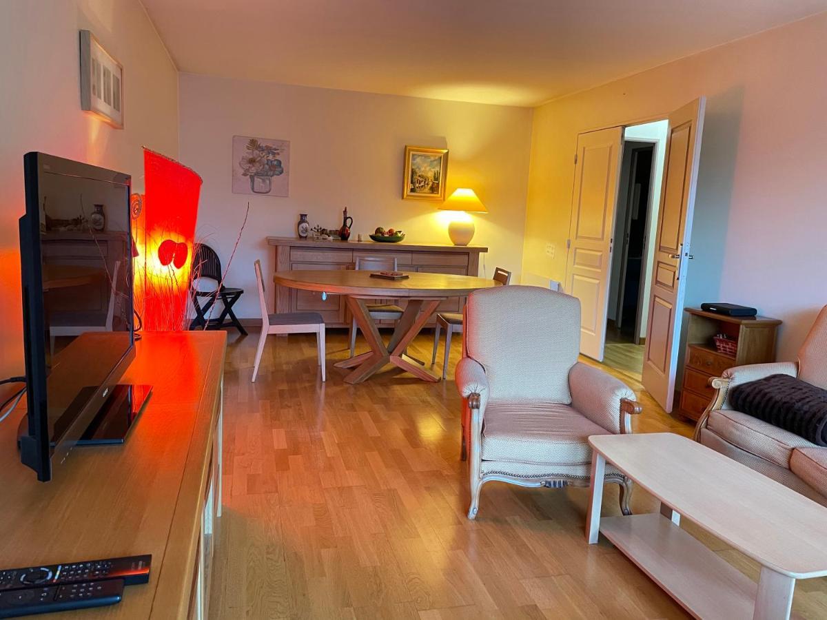 Joli Appartement A Montargis Exterior foto