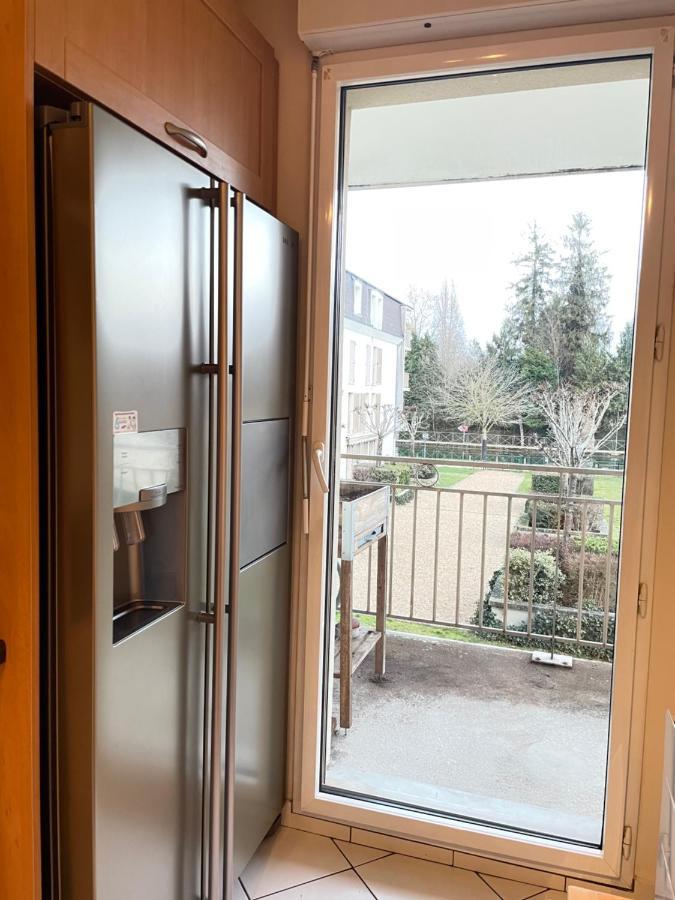 Joli Appartement A Montargis Exterior foto